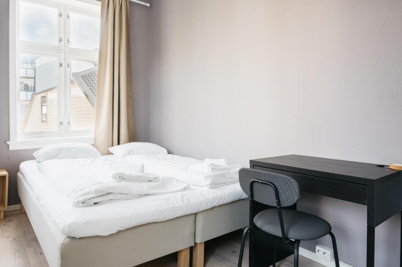 S54 - Private Rooms In The City Center ベルゲン エクステリア 写真