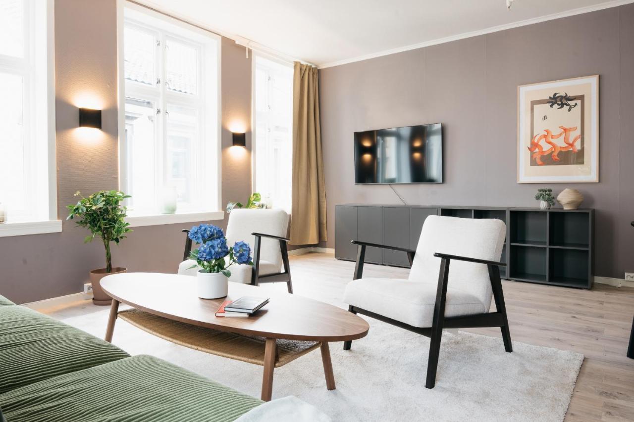 S54 - Private Rooms In The City Center ベルゲン エクステリア 写真