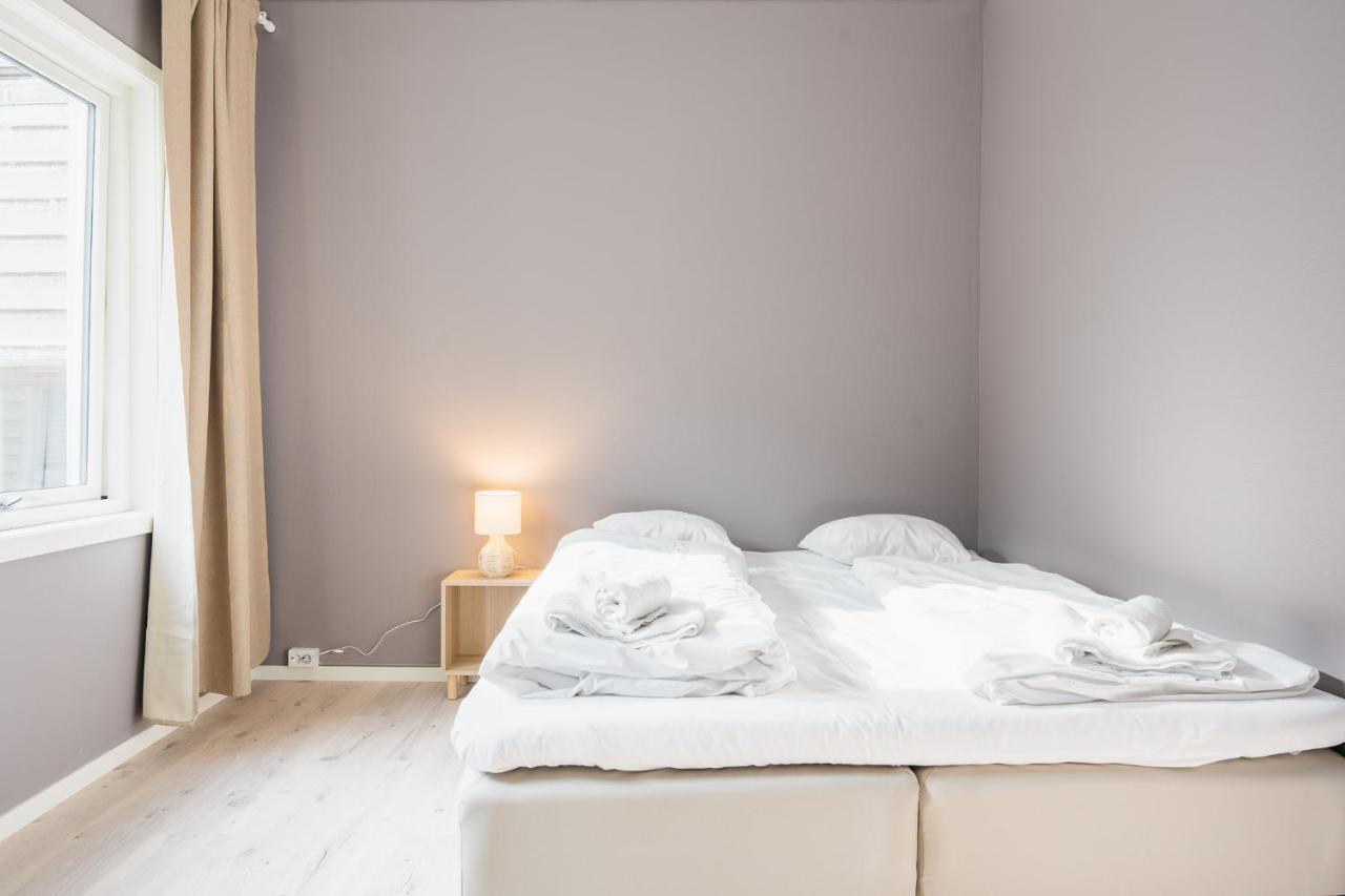 S54 - Private Rooms In The City Center ベルゲン エクステリア 写真