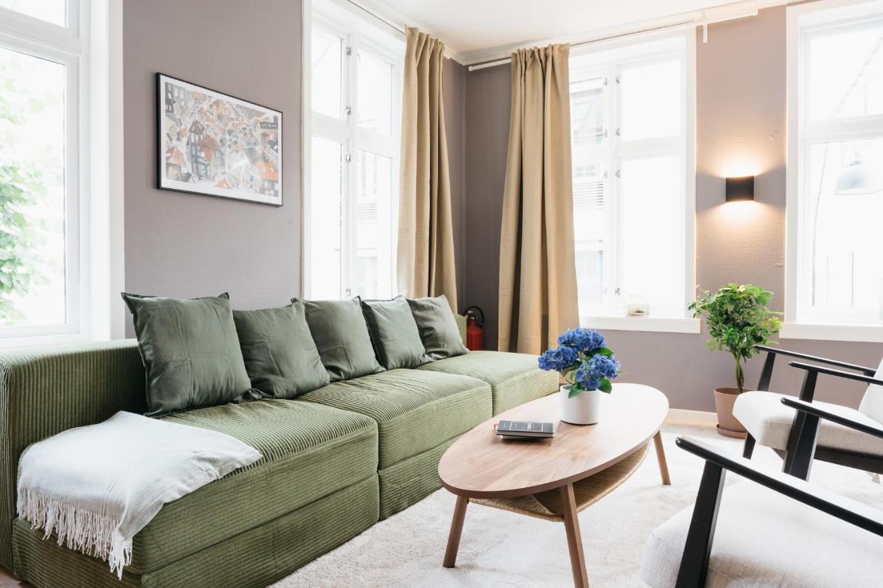 S54 - Private Rooms In The City Center ベルゲン エクステリア 写真